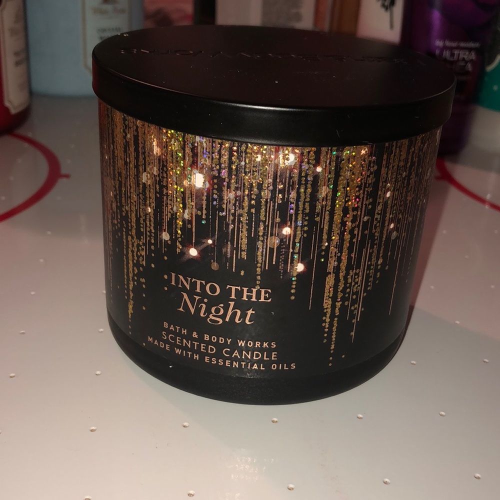 Bath and Body Works candle